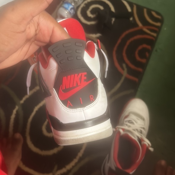 Jordan 4 air jordan retro oh fire red basically brand new - Picture 6 of 11